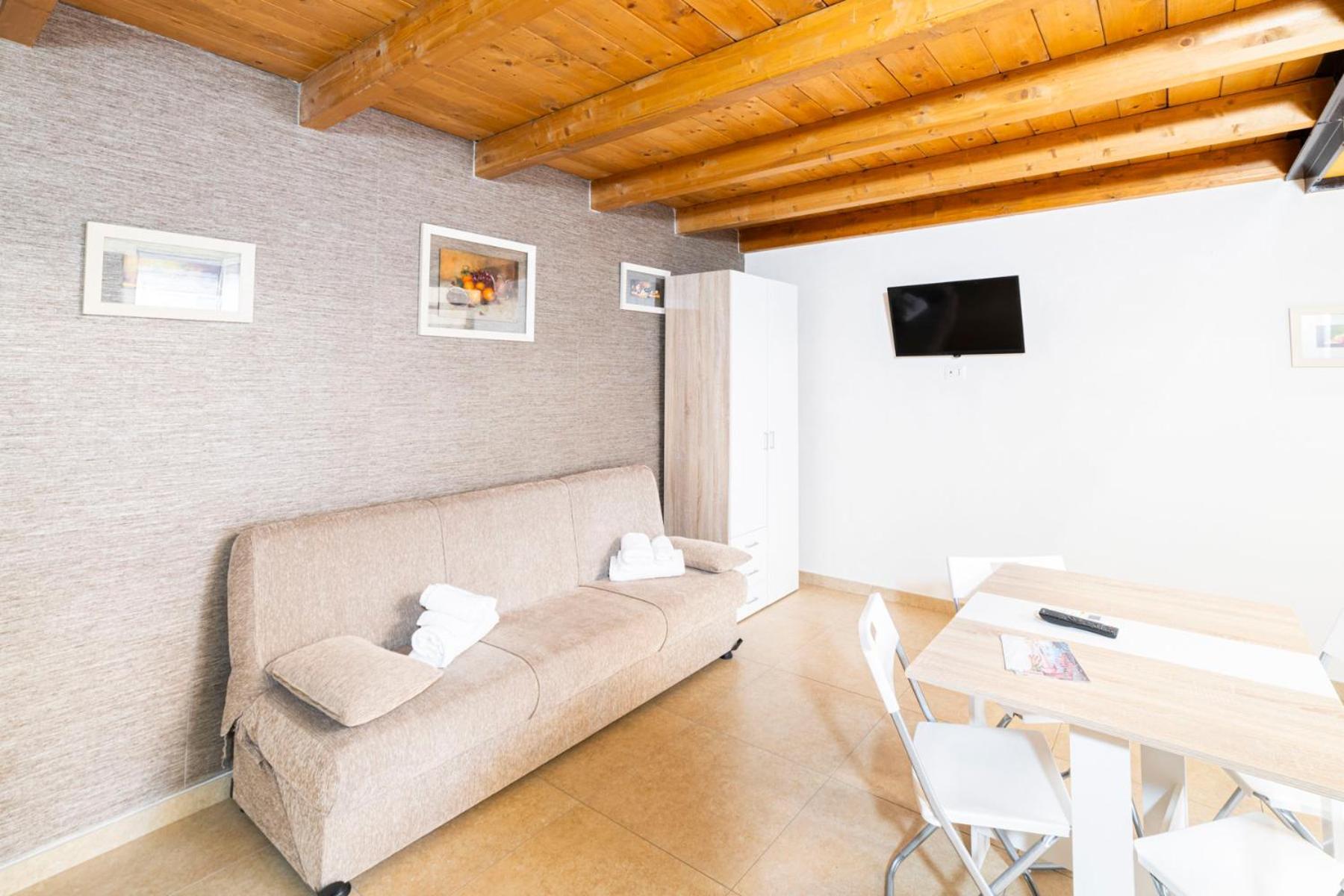 Corso 138 - Sleep & Fly - By Domusextra Bed & Breakfast Наполи Екстериор снимка