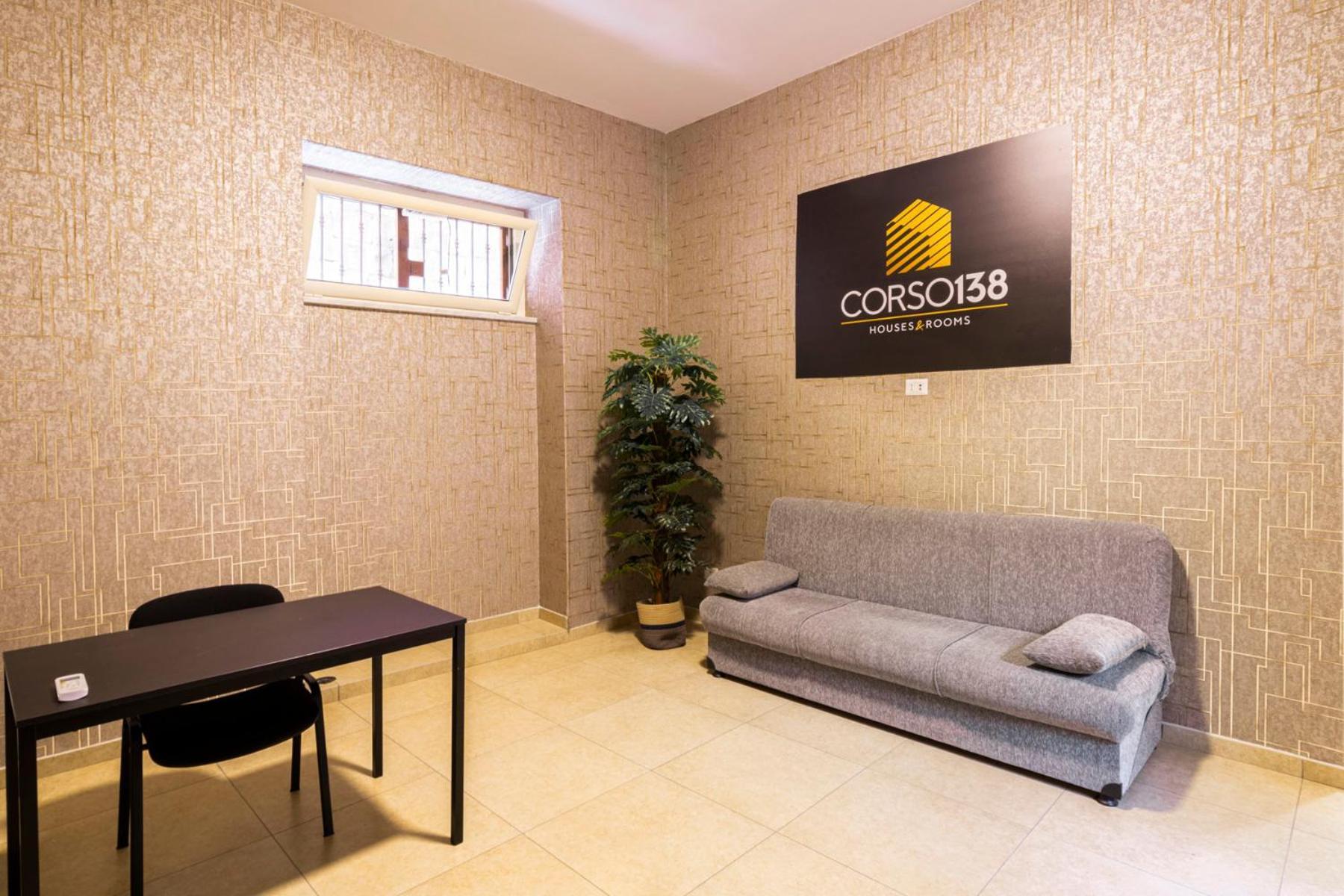 Corso 138 - Sleep & Fly - By Domusextra Bed & Breakfast Наполи Екстериор снимка