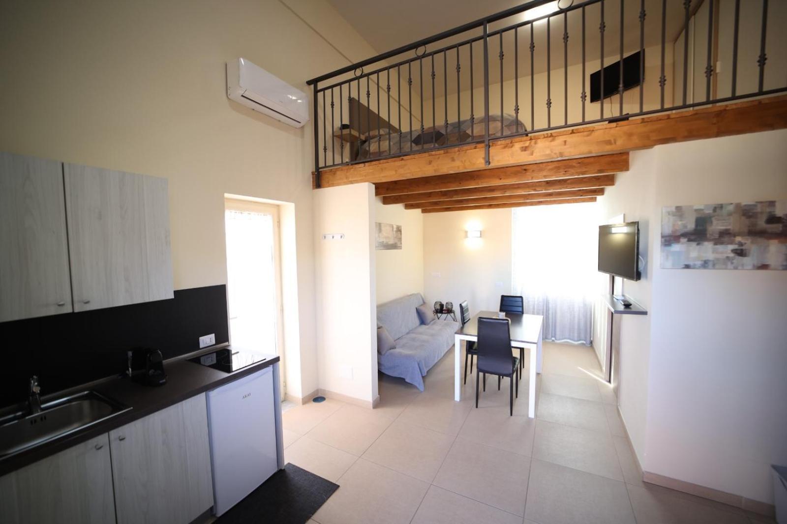 Corso 138 - Sleep & Fly - By Domusextra Bed & Breakfast Наполи Екстериор снимка